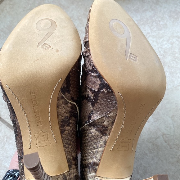 🆕NIB: BOUTIQUE 9: Leather Snakeskin Ankle Boot w/ Side Zipper Black&Cream Sz 9 - Picture 6 of 9